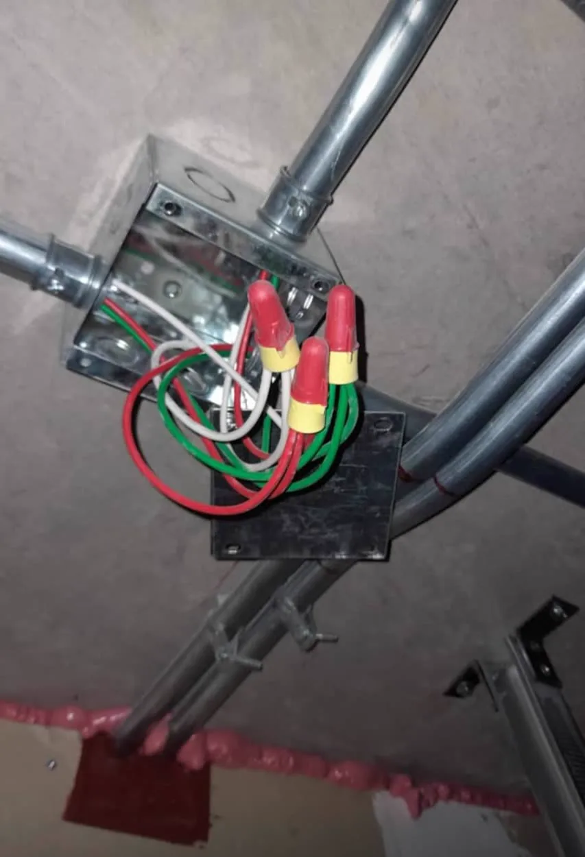 Instalaci&oacute;n el&eacute;ctrica industrial ejecutada por Blitzen Chile, proyecto 4