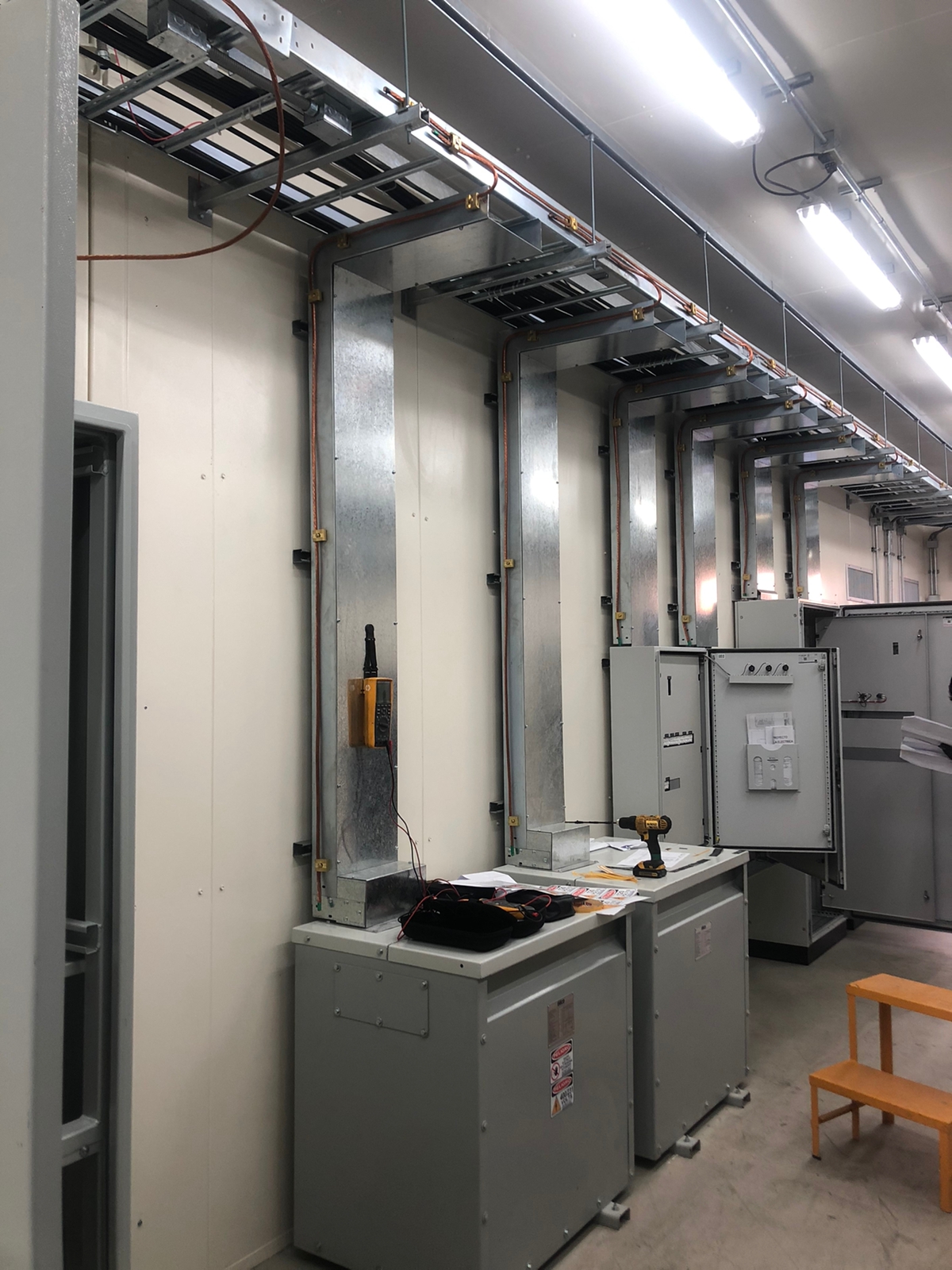 Montaje eléctrico industrial y tableros de potencia Blitzen